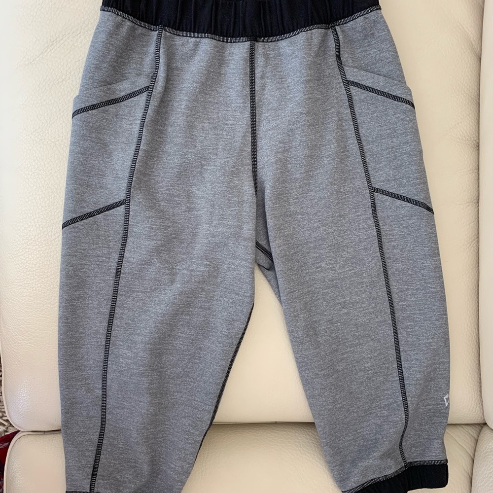 Ivivva Size 10 2 réversible jogger sweats crop